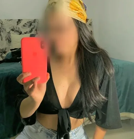 Amira, 31