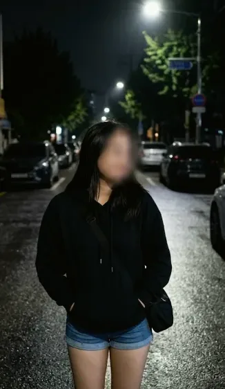 Emilia, 27