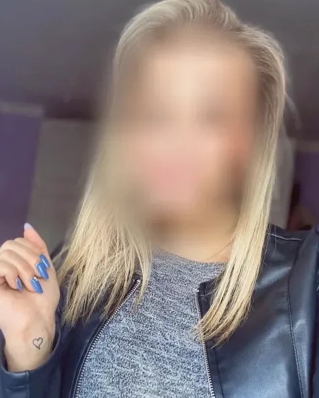 Esra, 21