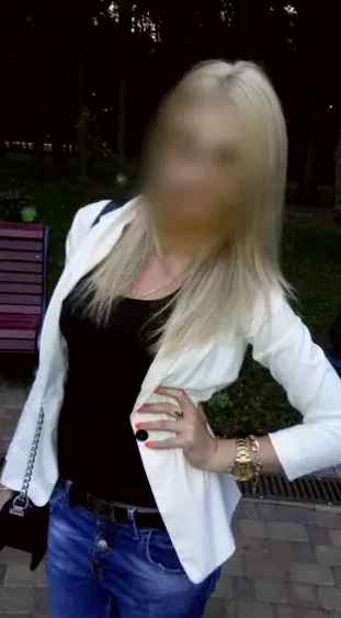 Marlene, 35