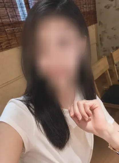 Sandra, 35